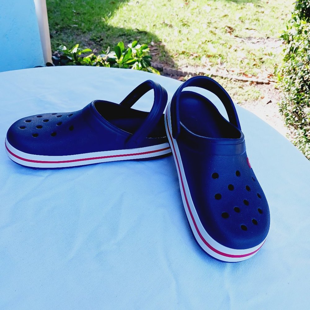 CROCS - CROCBAND CLOG - Navy with Red/White Stripe M/9 - W/11